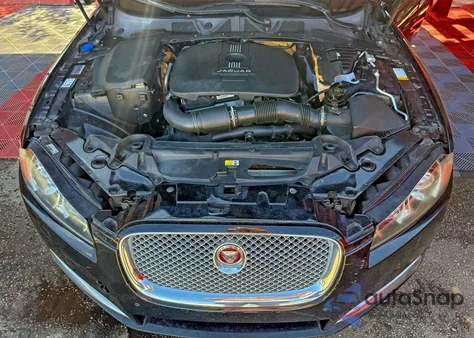 2015 Jaguar Xf 2.0T Premium z USA, uszkodzony, nr VIN SAJWA0FS8FPU86557